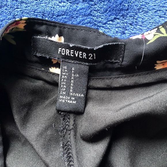 Floral skirt 🌺SOLD - Picture 2 of 4